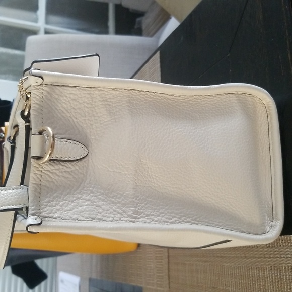 Coach Cream Leather Tote with Gold Accents BEAUTIFUL❤ - Picture 12 of 13